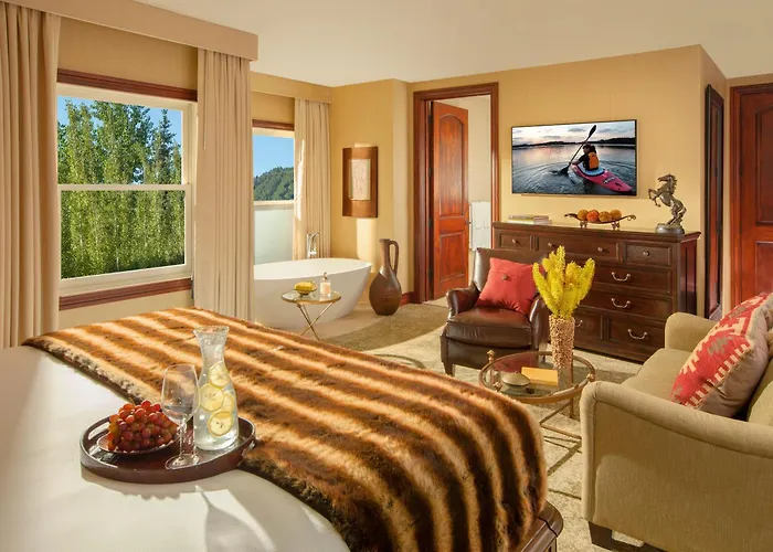 Rustic Creekside 4*